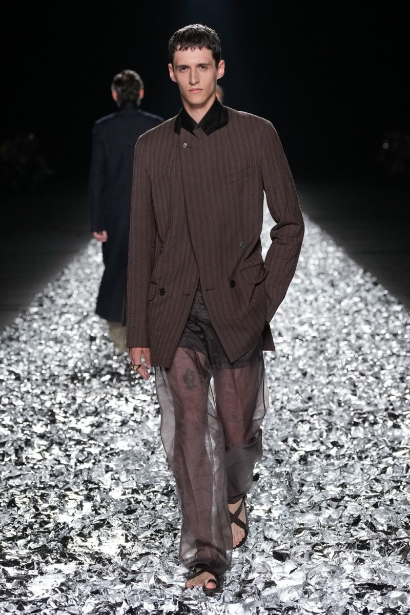 Dries van Noten fashion show for Spring/Summer 2025