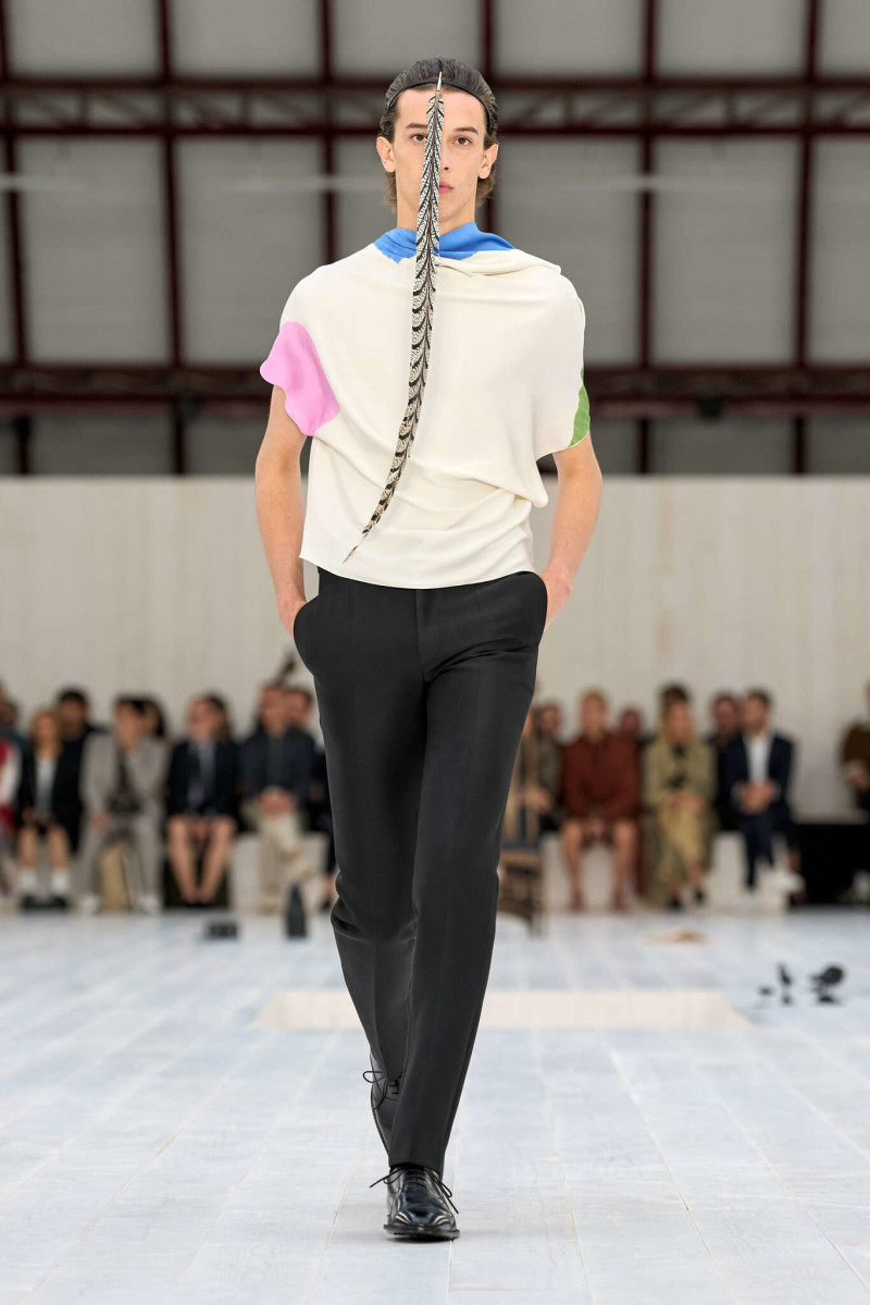 Loewe fashion show for Spring/Summer 2025