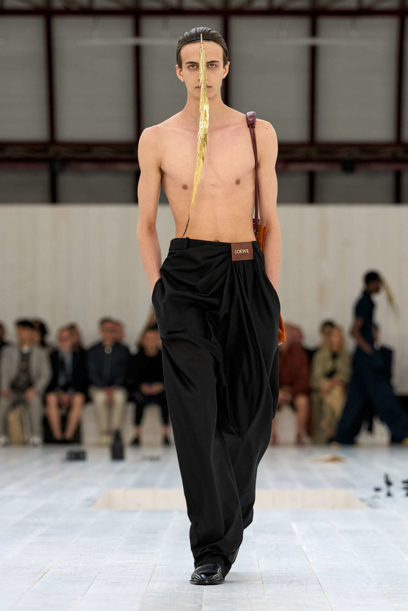 Loewe fashion show for Spring/Summer 2025