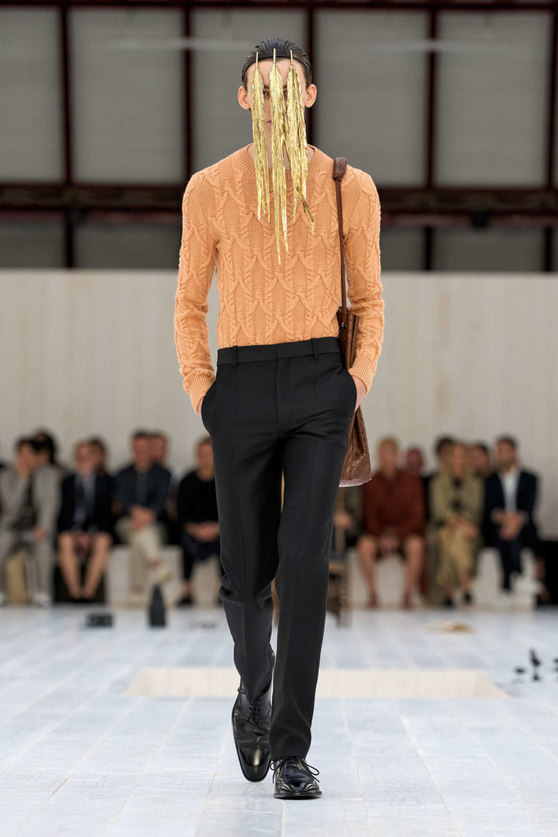 Loewe fashion show for Spring/Summer 2025