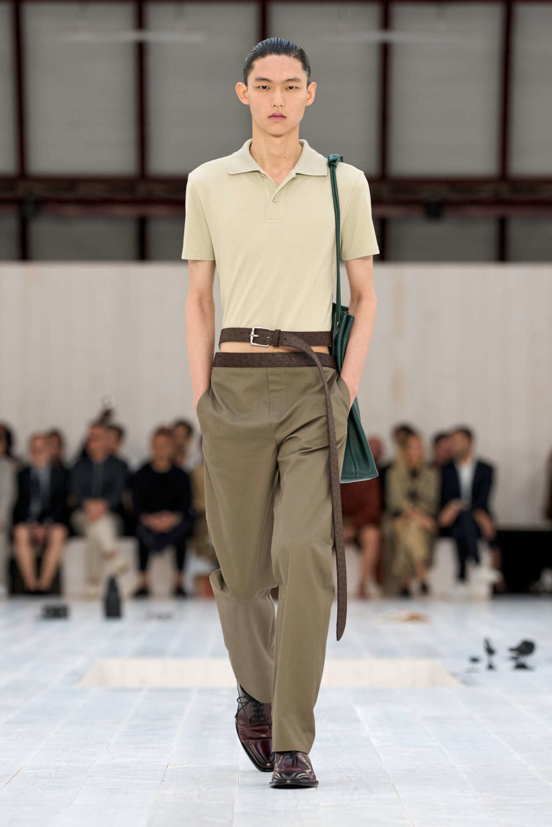 Loewe fashion show for Spring/Summer 2025