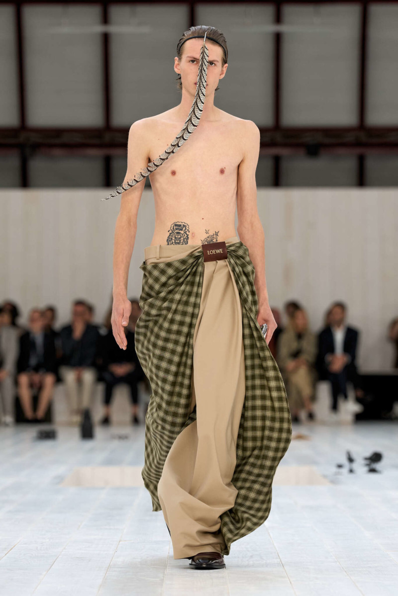 Loewe fashion show for Spring/Summer 2025
