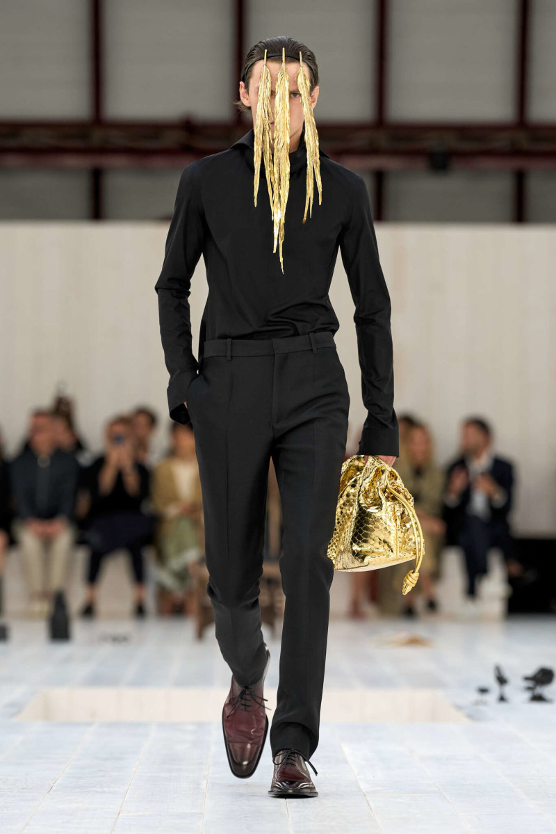 Loewe fashion show for Spring/Summer 2025