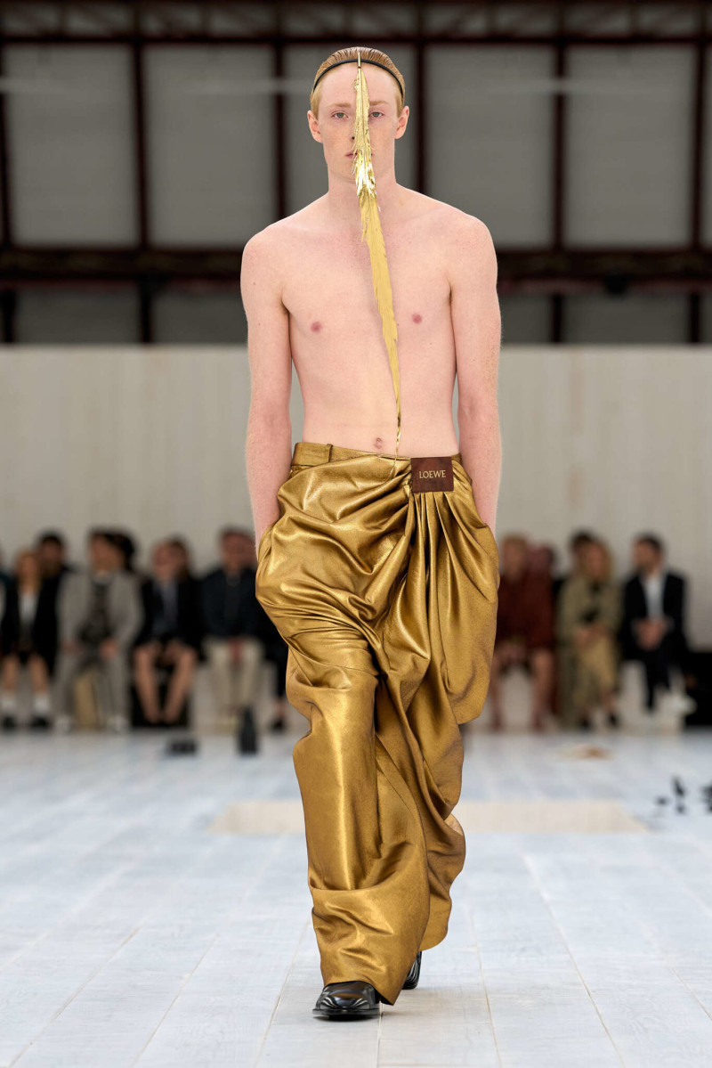 Loewe fashion show for Spring/Summer 2025