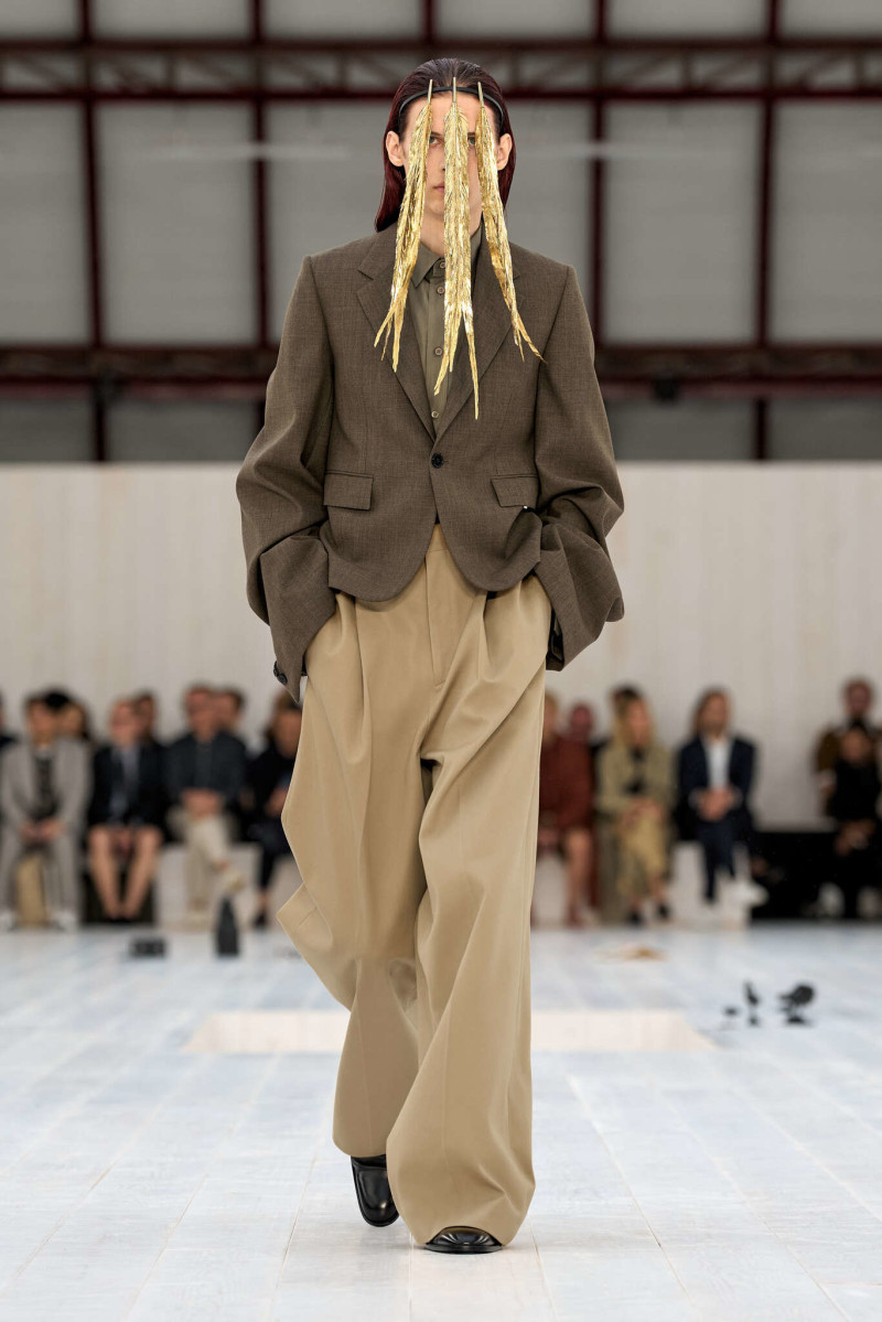 Loewe fashion show for Spring/Summer 2025