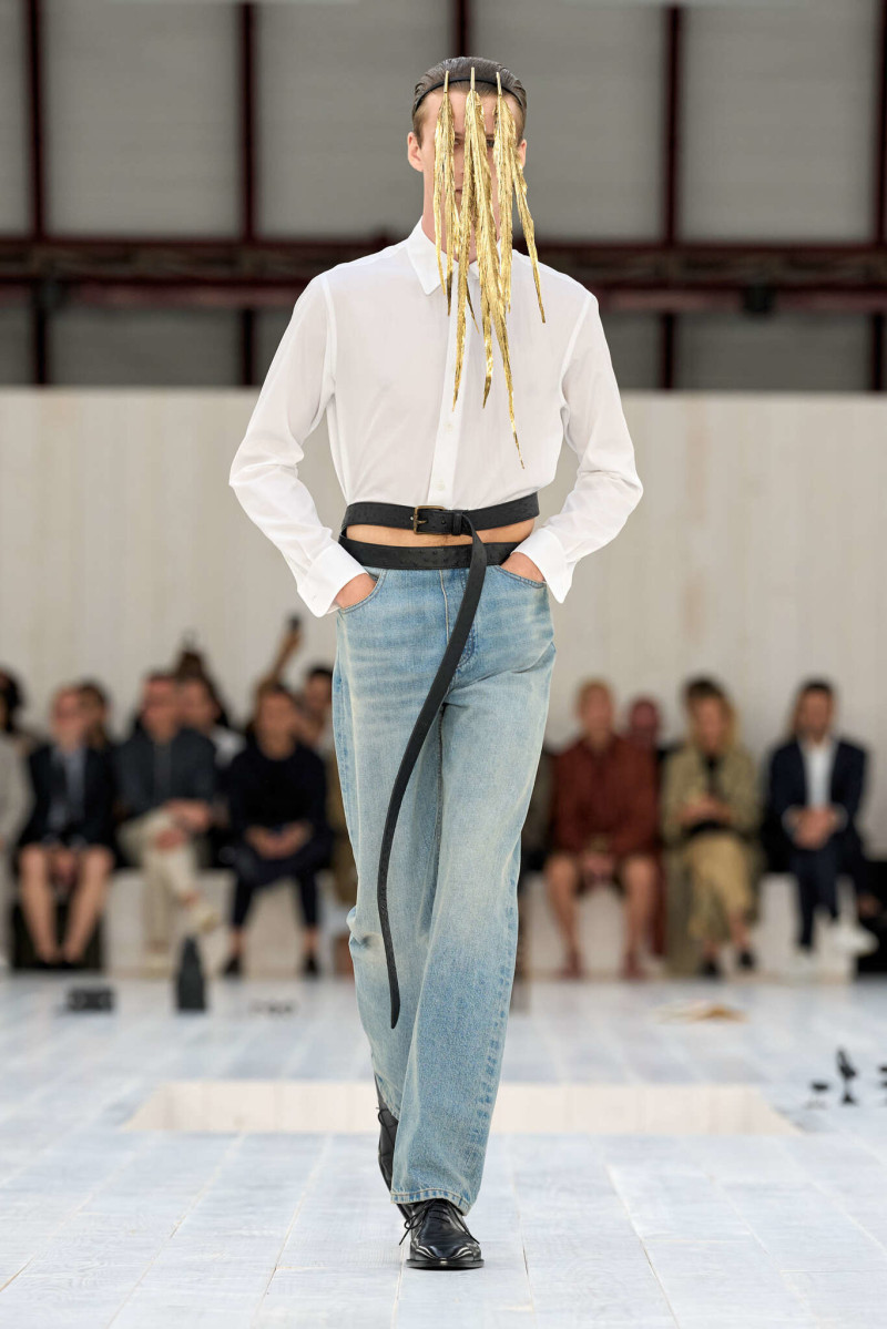Loewe fashion show for Spring/Summer 2025