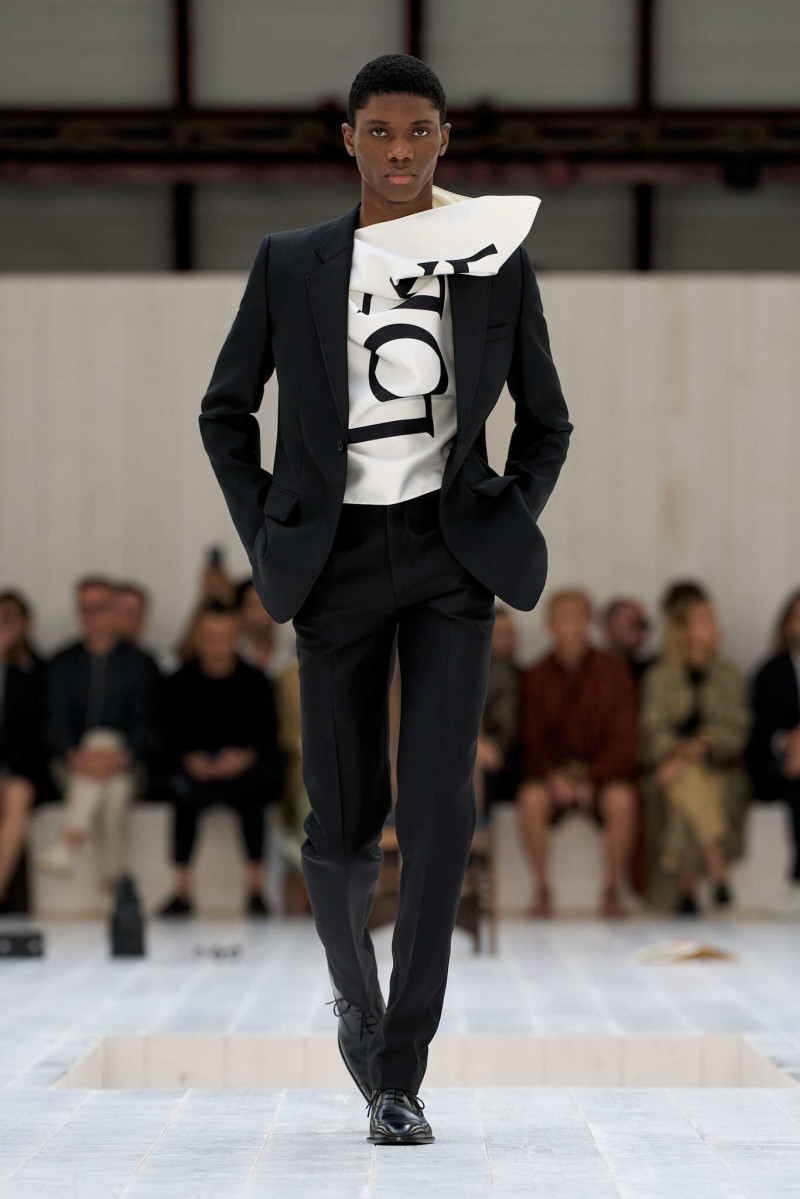 Loewe fashion show for Spring/Summer 2025
