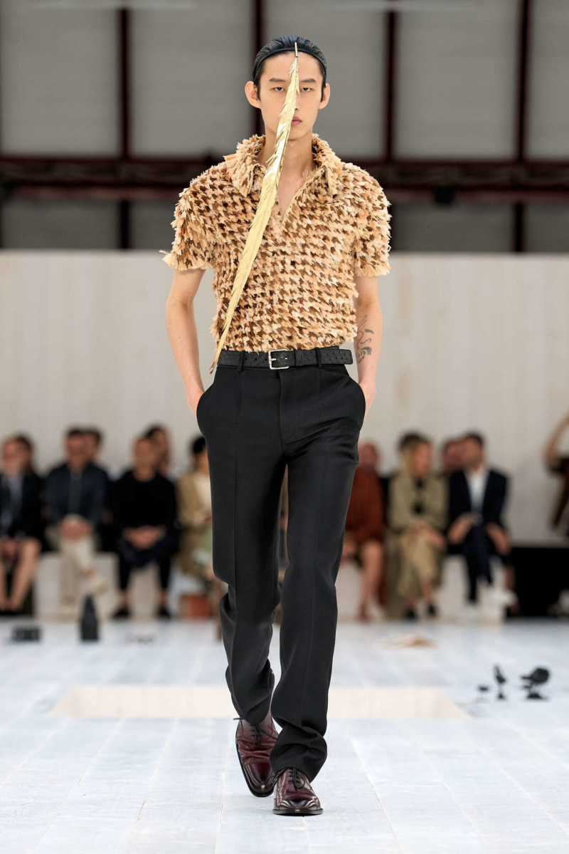 Loewe fashion show for Spring/Summer 2025