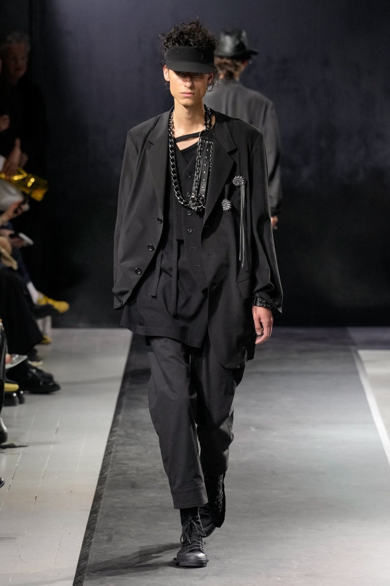 Yohji Yamamoto fashion show for Spring/Summer 2025