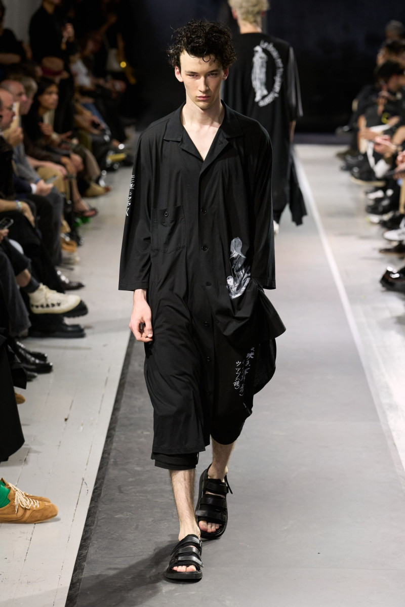 Yohji Yamamoto fashion show for Spring/Summer 2025