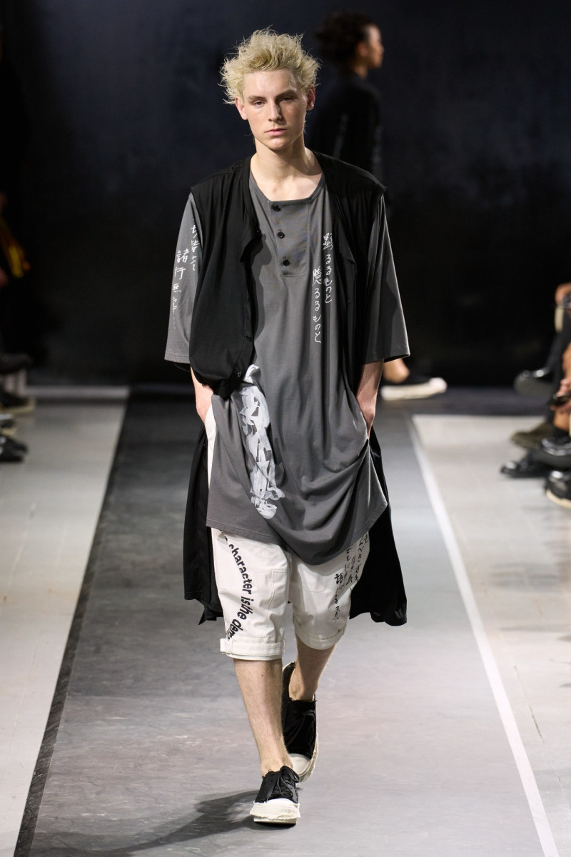 Yohji Yamamoto fashion show for Spring/Summer 2025