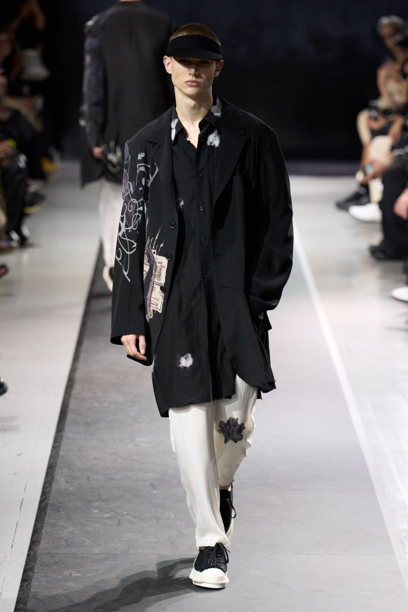 Yohji Yamamoto fashion show for Spring/Summer 2025