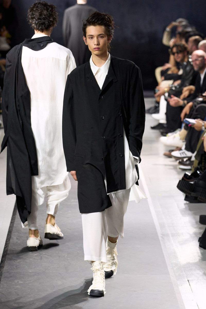 Yohji Yamamoto fashion show for Spring/Summer 2025