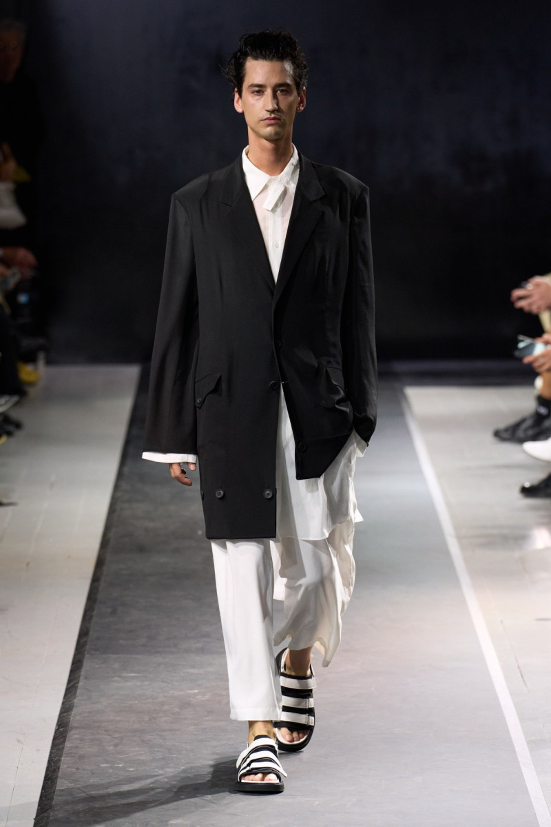 Yohji Yamamoto fashion show for Spring/Summer 2025