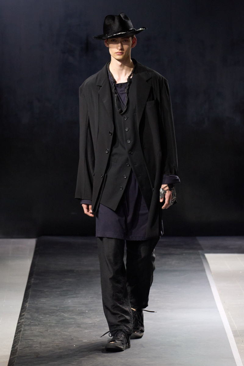 Yohji Yamamoto fashion show for Spring/Summer 2025