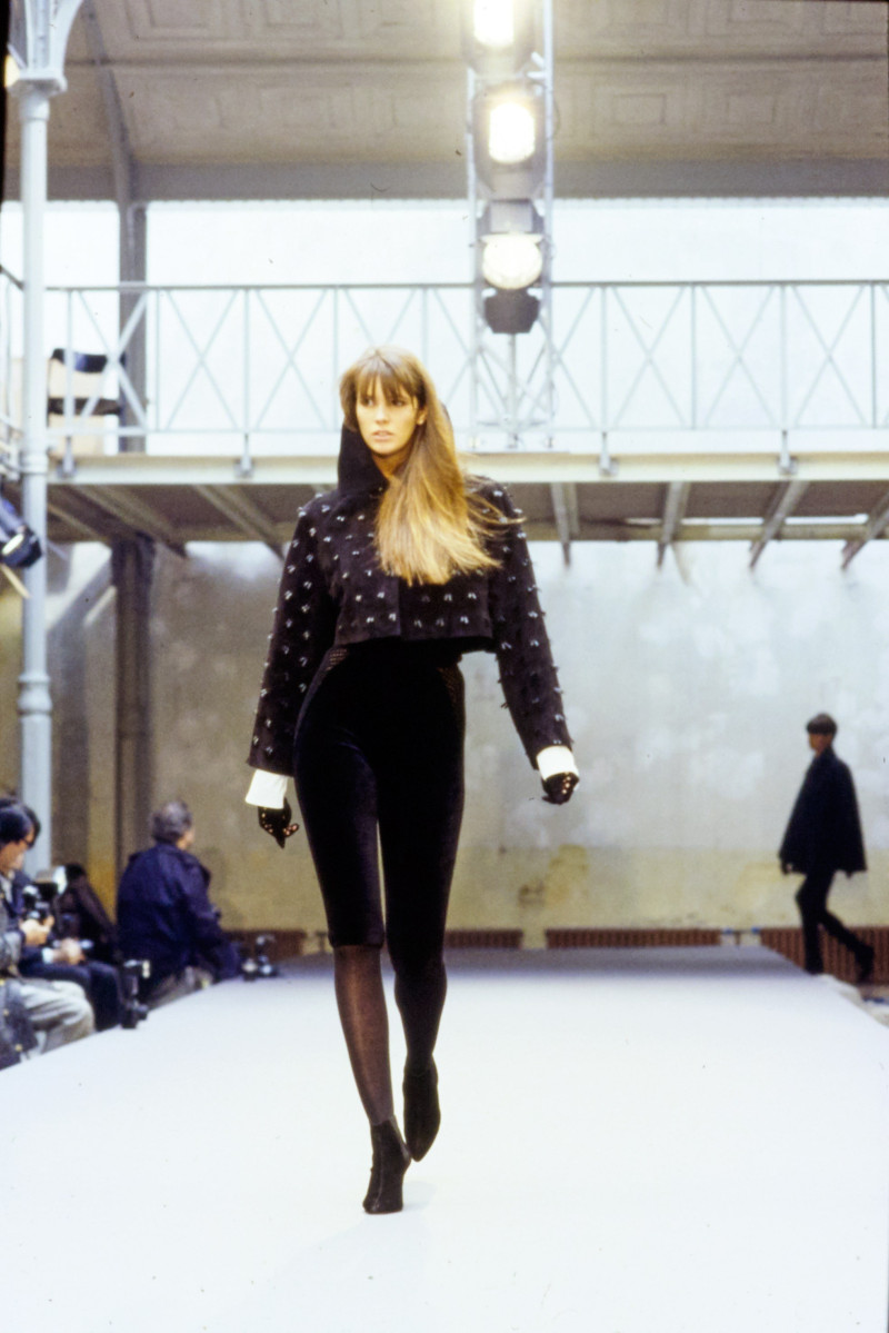 Elle Macpherson featured in  the Alaia fashion show for Autumn/Winter 1989