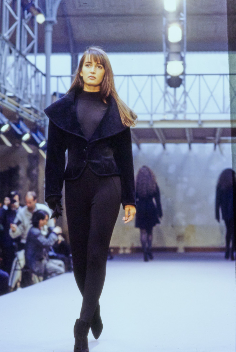 Gail Elliott featured in  the Alaia fashion show for Autumn/Winter 1989