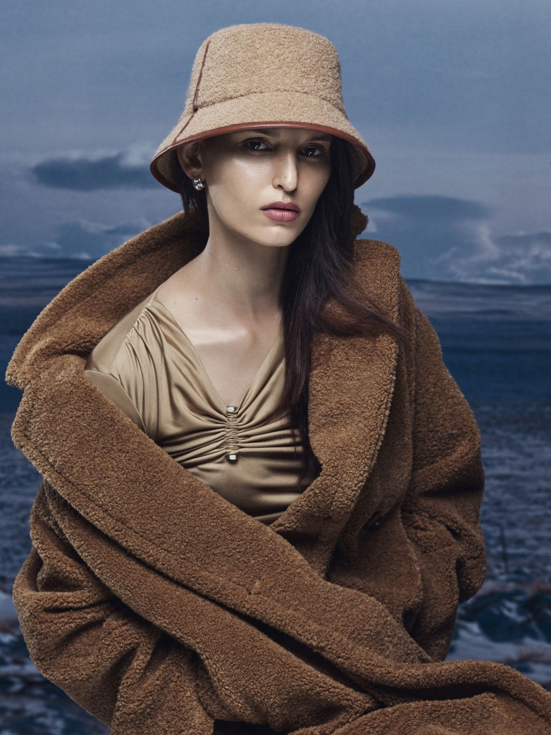 Helen Kaminski advertisement for Autumn/Winter 2024