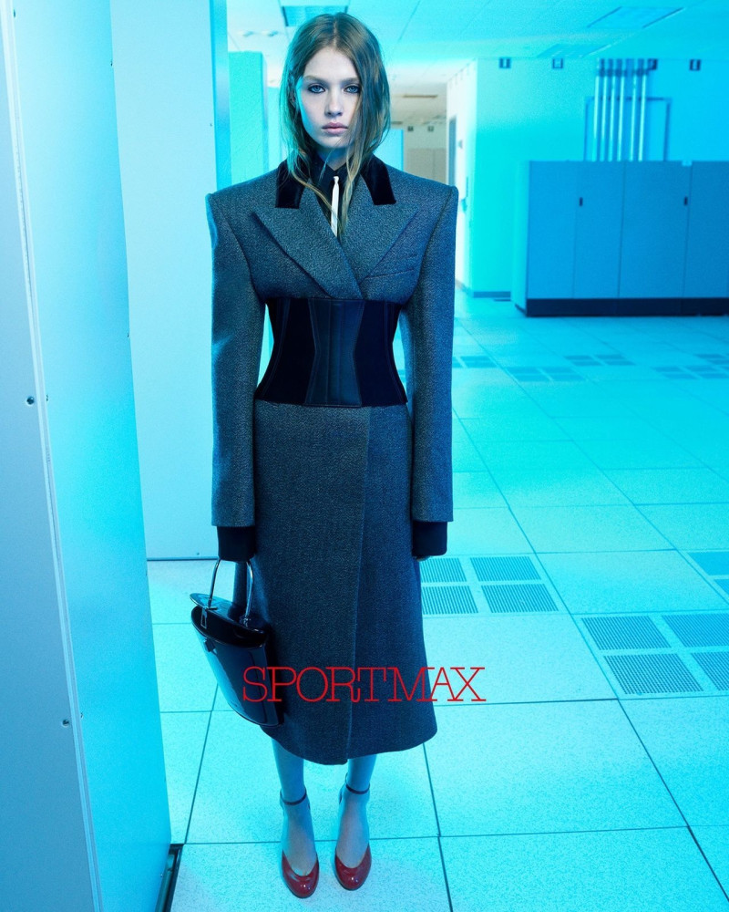 Ella McCutcheon featured in  the Sportmax advertisement for Autumn/Winter 2024