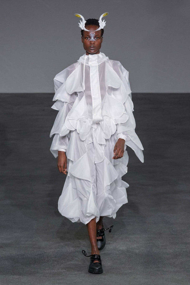 Anrealage fashion show for Spring/Summer 2025