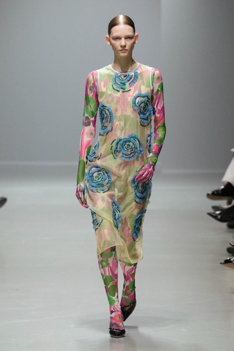 Shuting Qiu fashion show for Spring/Summer 2025