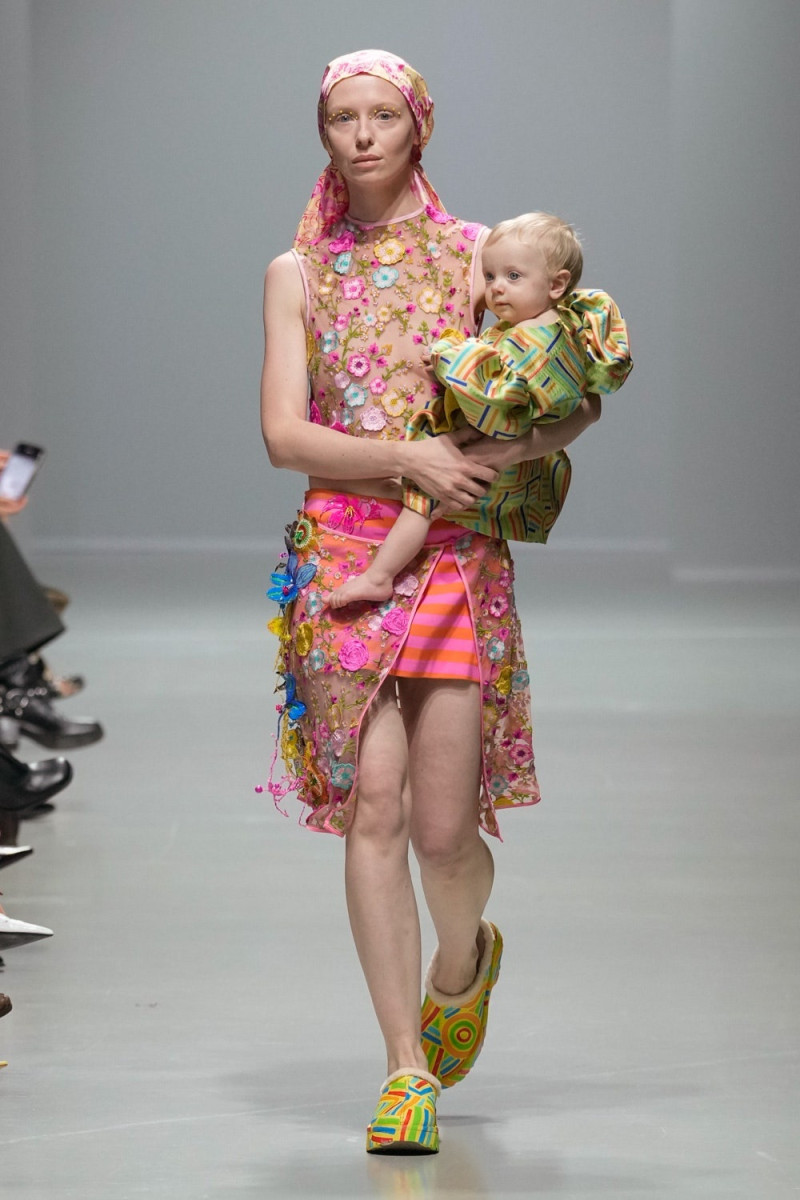 Shuting Qiu fashion show for Spring/Summer 2025