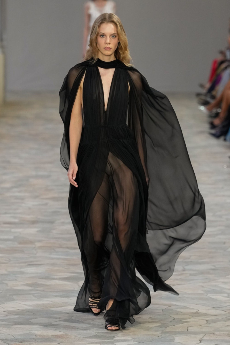Alberta Ferretti fashion show for Spring/Summer 2025