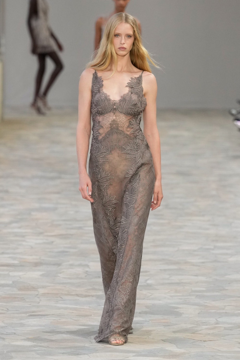 Alberta Ferretti fashion show for Spring/Summer 2025