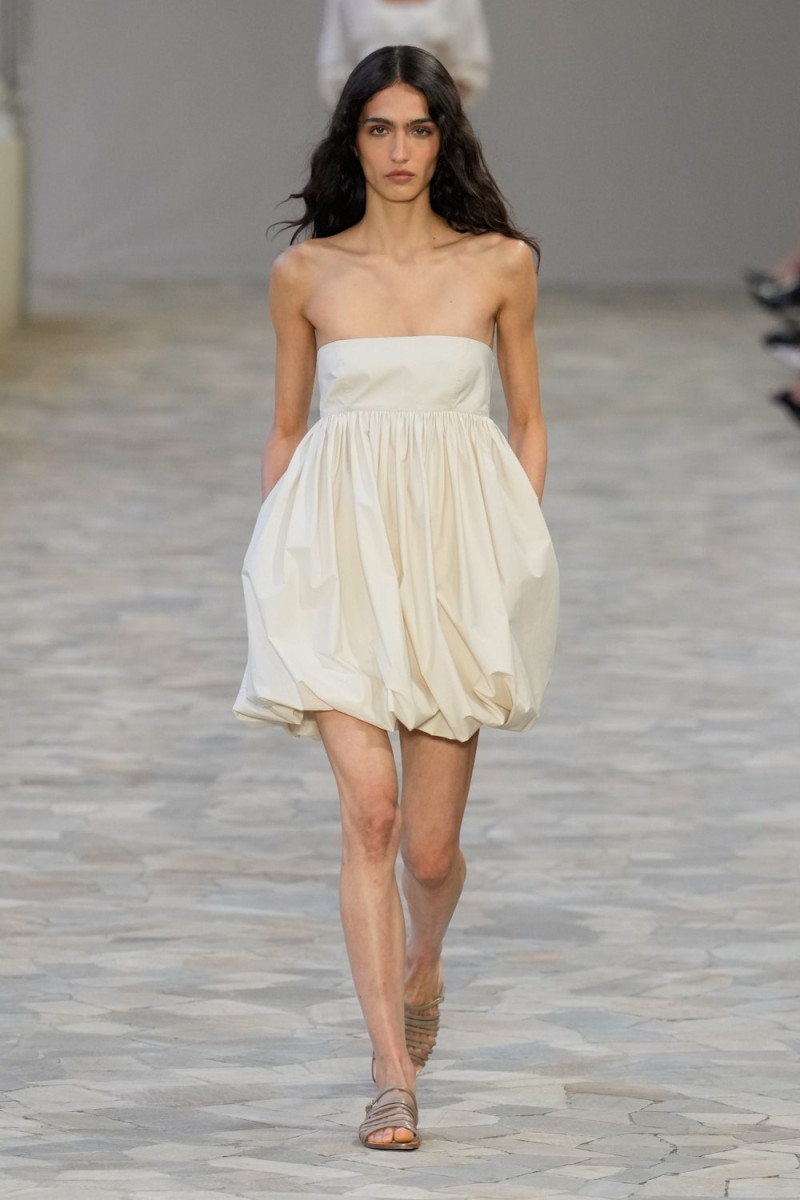 Alberta Ferretti fashion show for Spring/Summer 2025