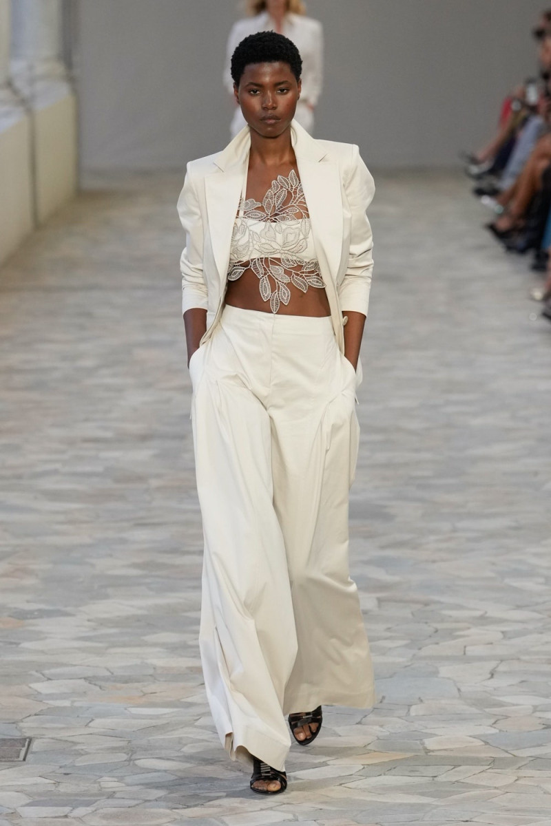 Alberta Ferretti fashion show for Spring/Summer 2025