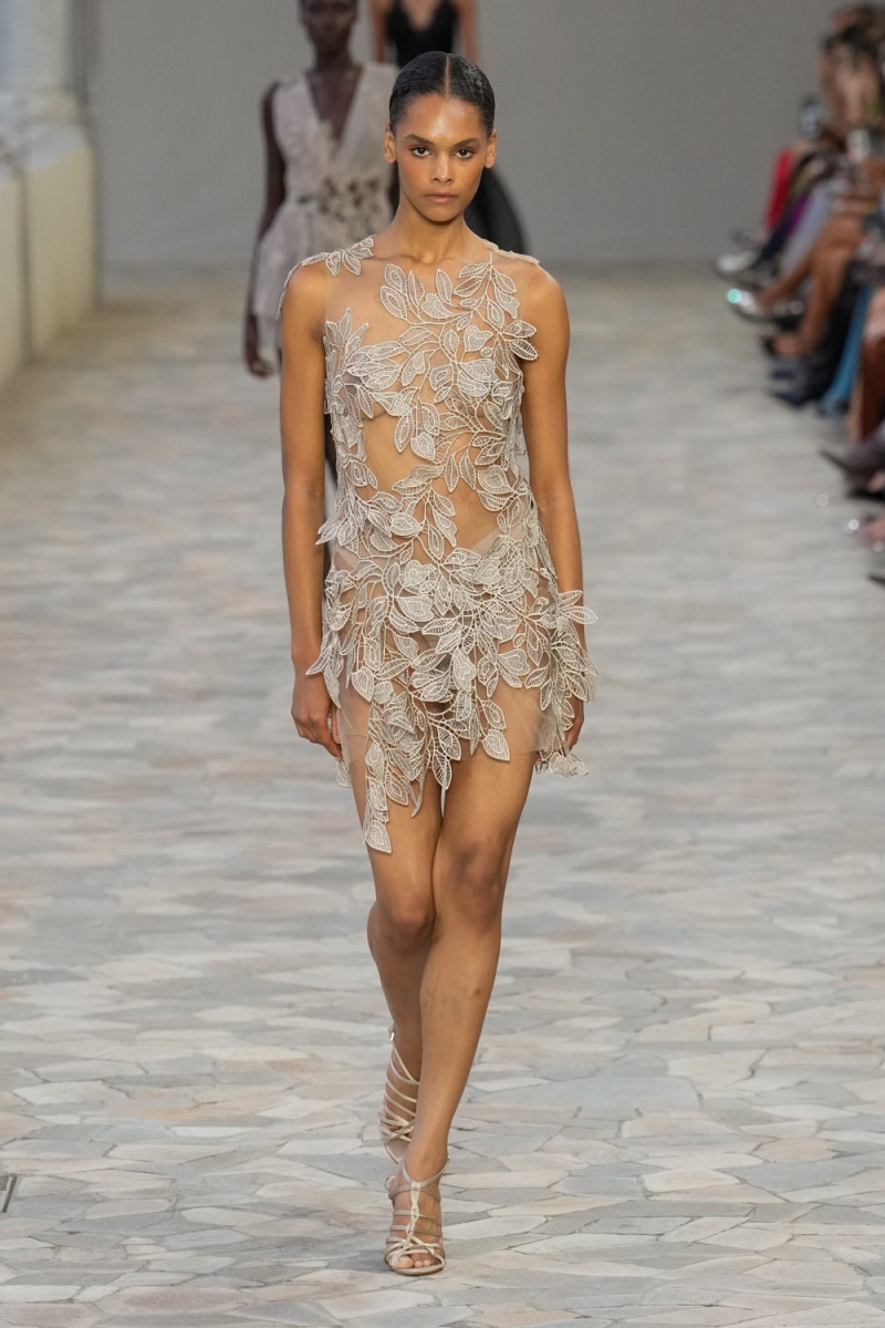 Alberta Ferretti fashion show for Spring/Summer 2025