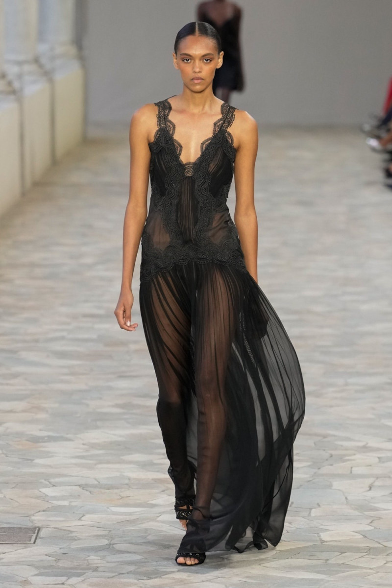Alberta Ferretti fashion show for Spring/Summer 2025