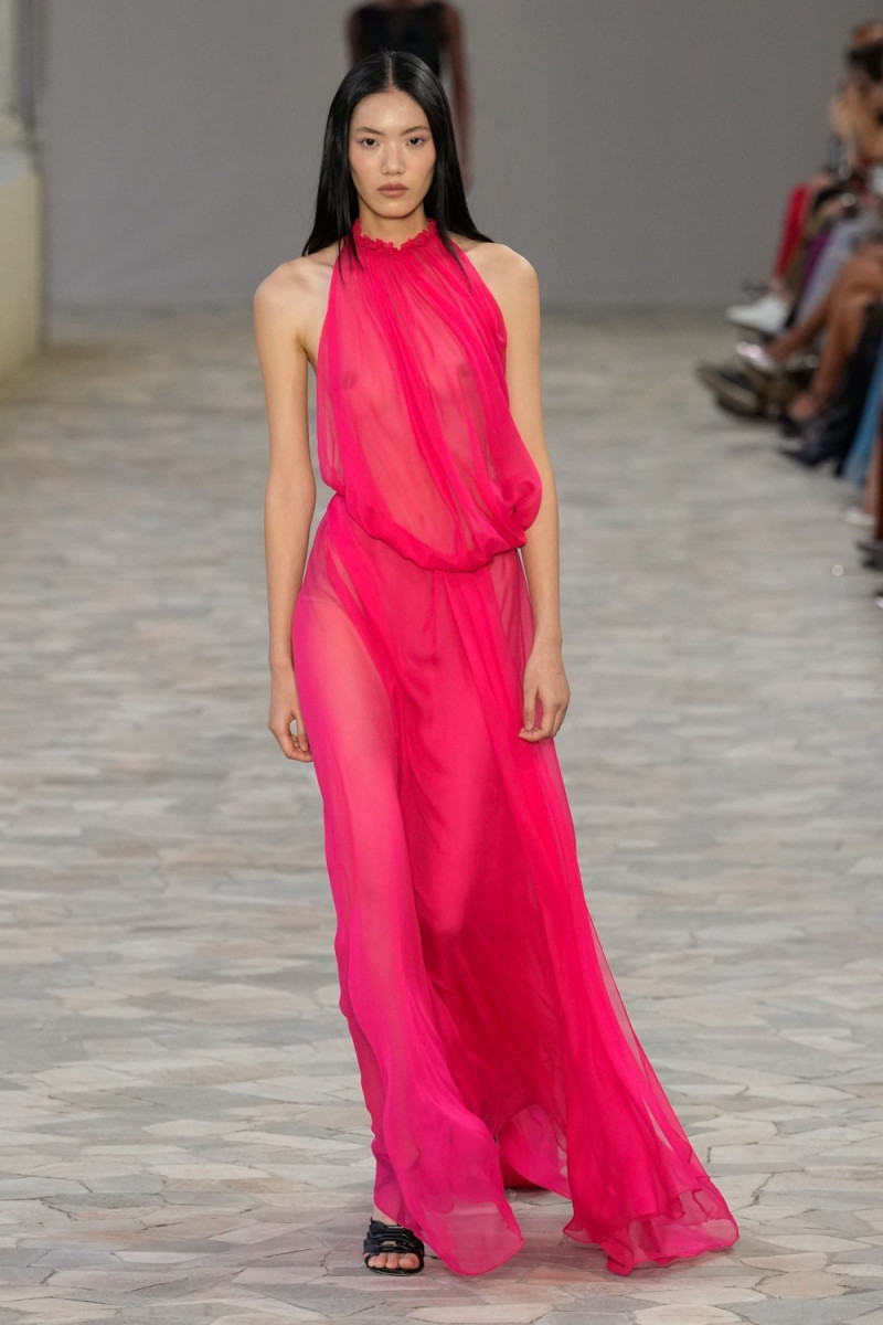 Alberta Ferretti fashion show for Spring/Summer 2025