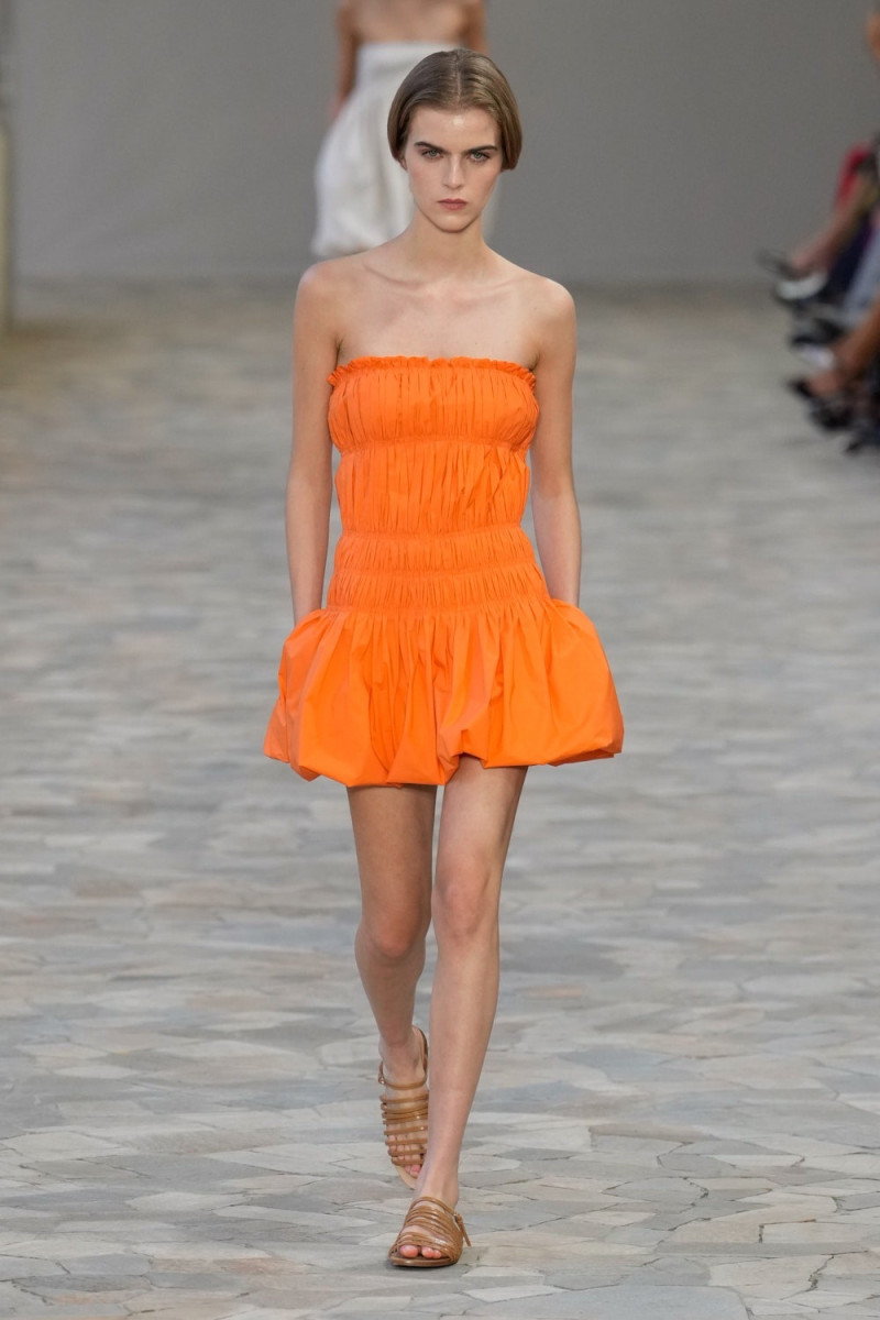 Alberta Ferretti fashion show for Spring/Summer 2025