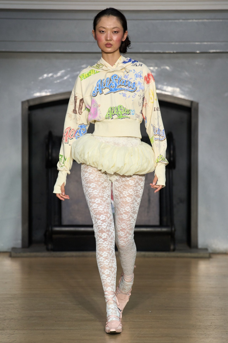 Yuhan Wang fashion show for Spring/Summer 2025