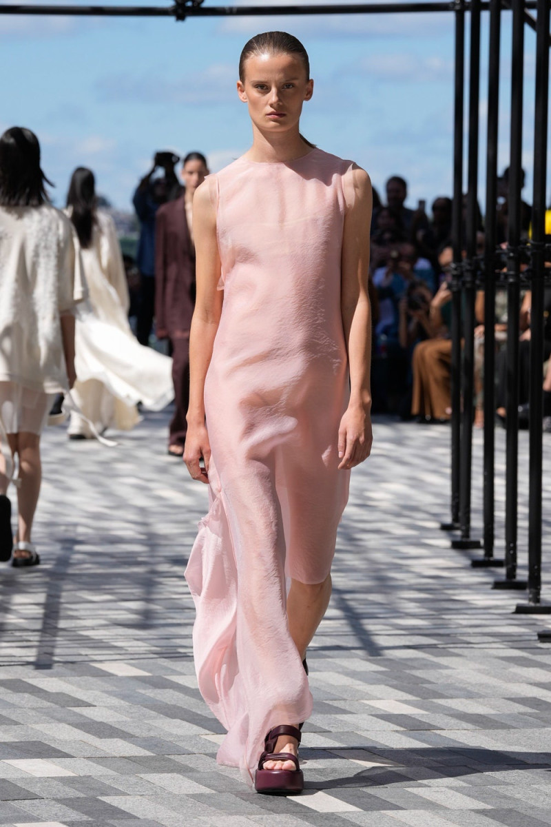 Jason Wu fashion show for Spring/Summer 2025