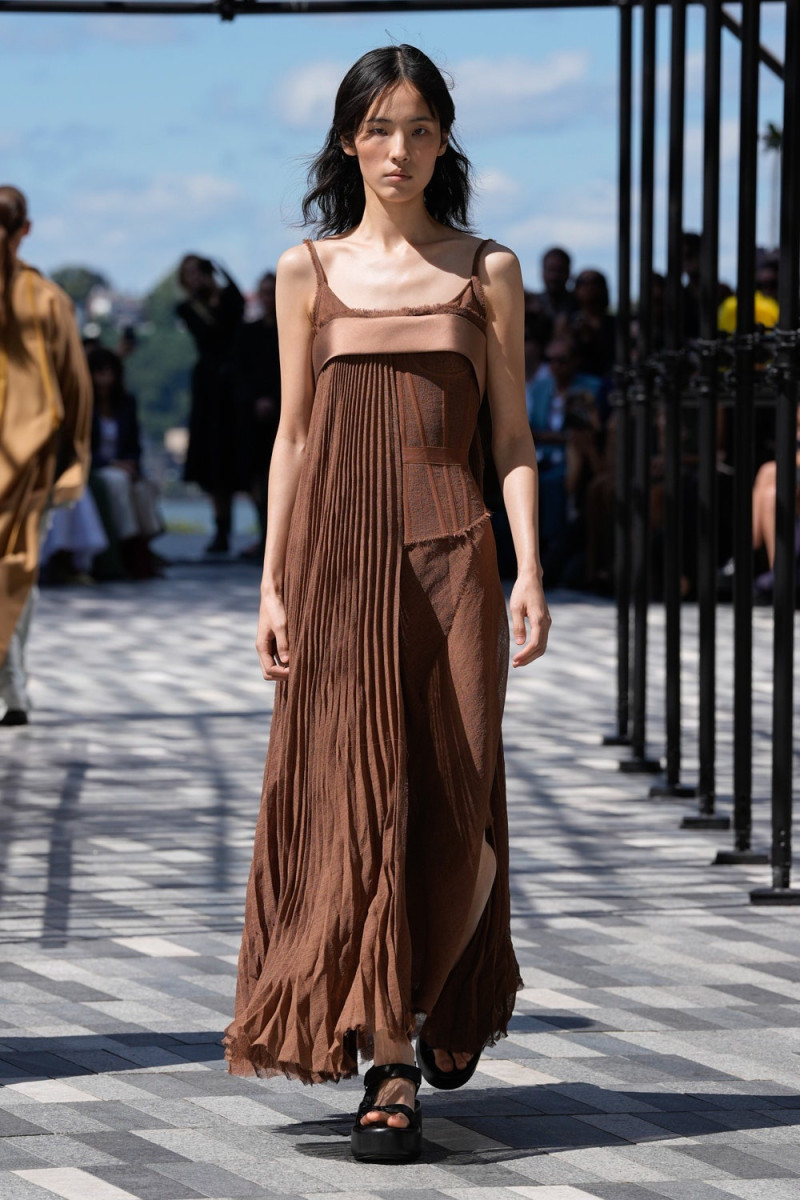 Jason Wu fashion show for Spring/Summer 2025