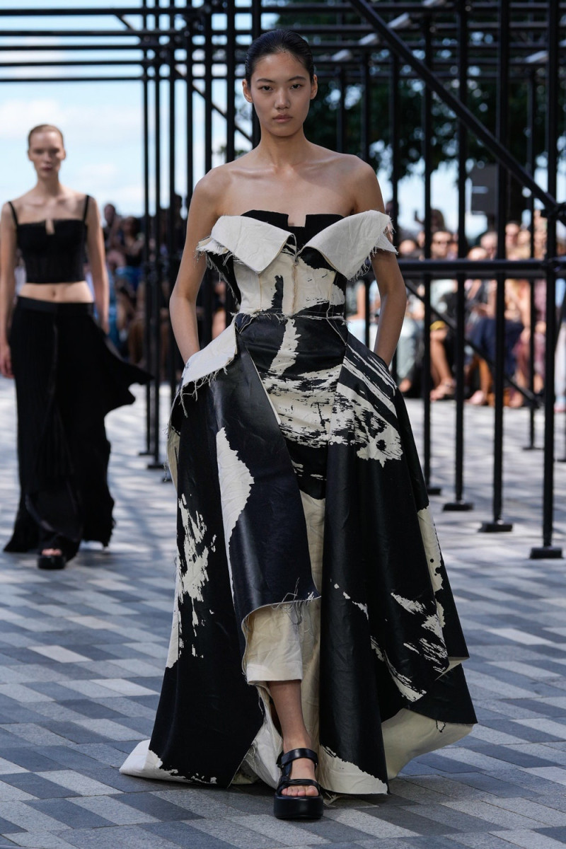 Jason Wu fashion show for Spring/Summer 2025