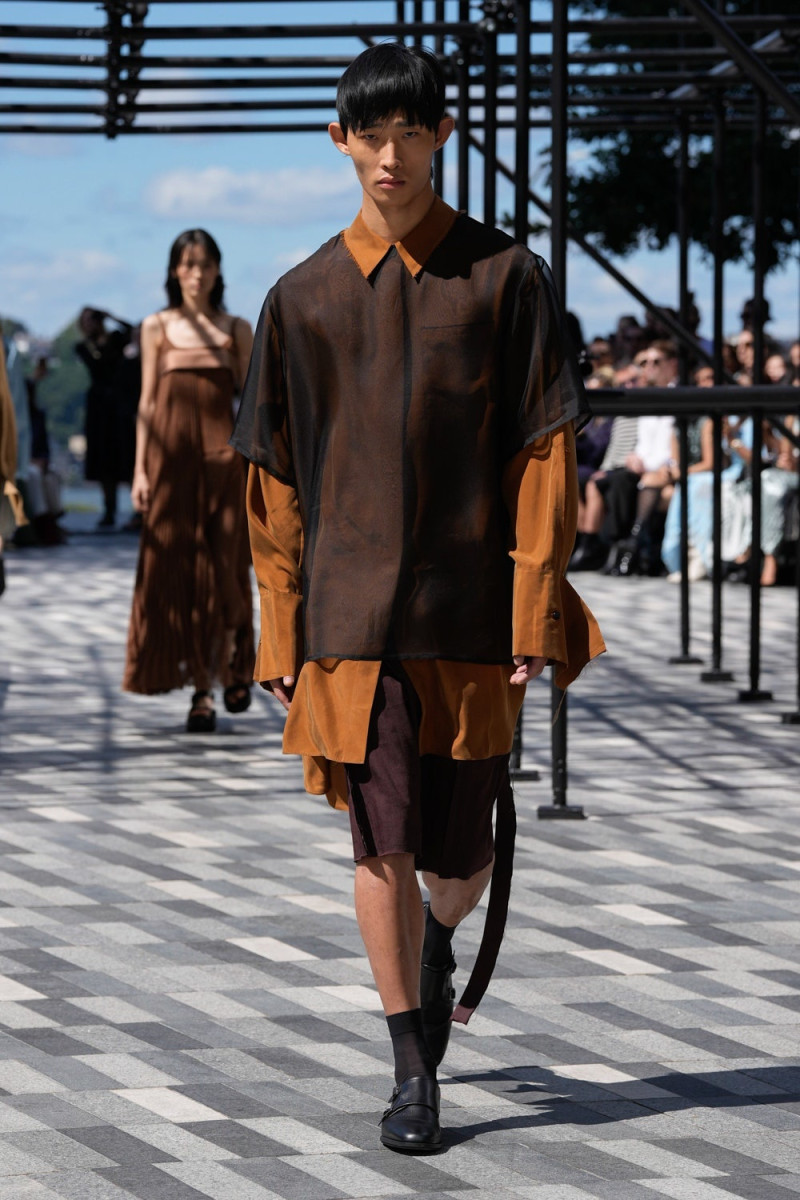 Jason Wu fashion show for Spring/Summer 2025