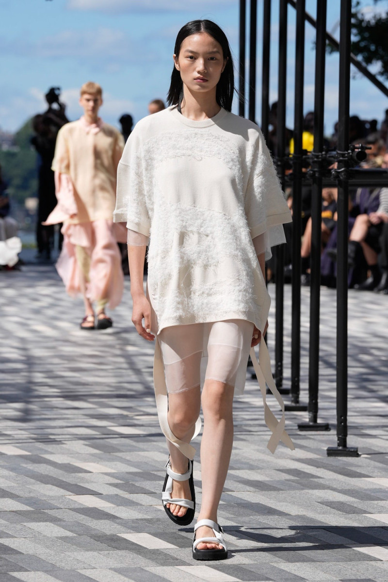 Jason Wu fashion show for Spring/Summer 2025