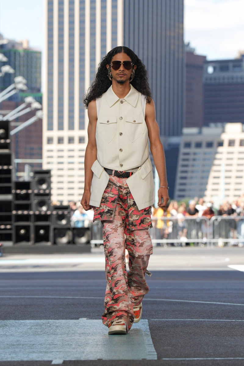 Off-White fashion show for Spring/Summer 2025
