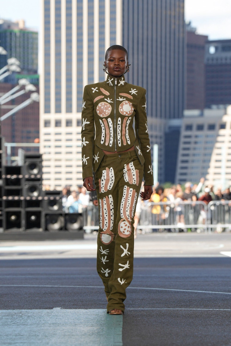 Off-White fashion show for Spring/Summer 2025