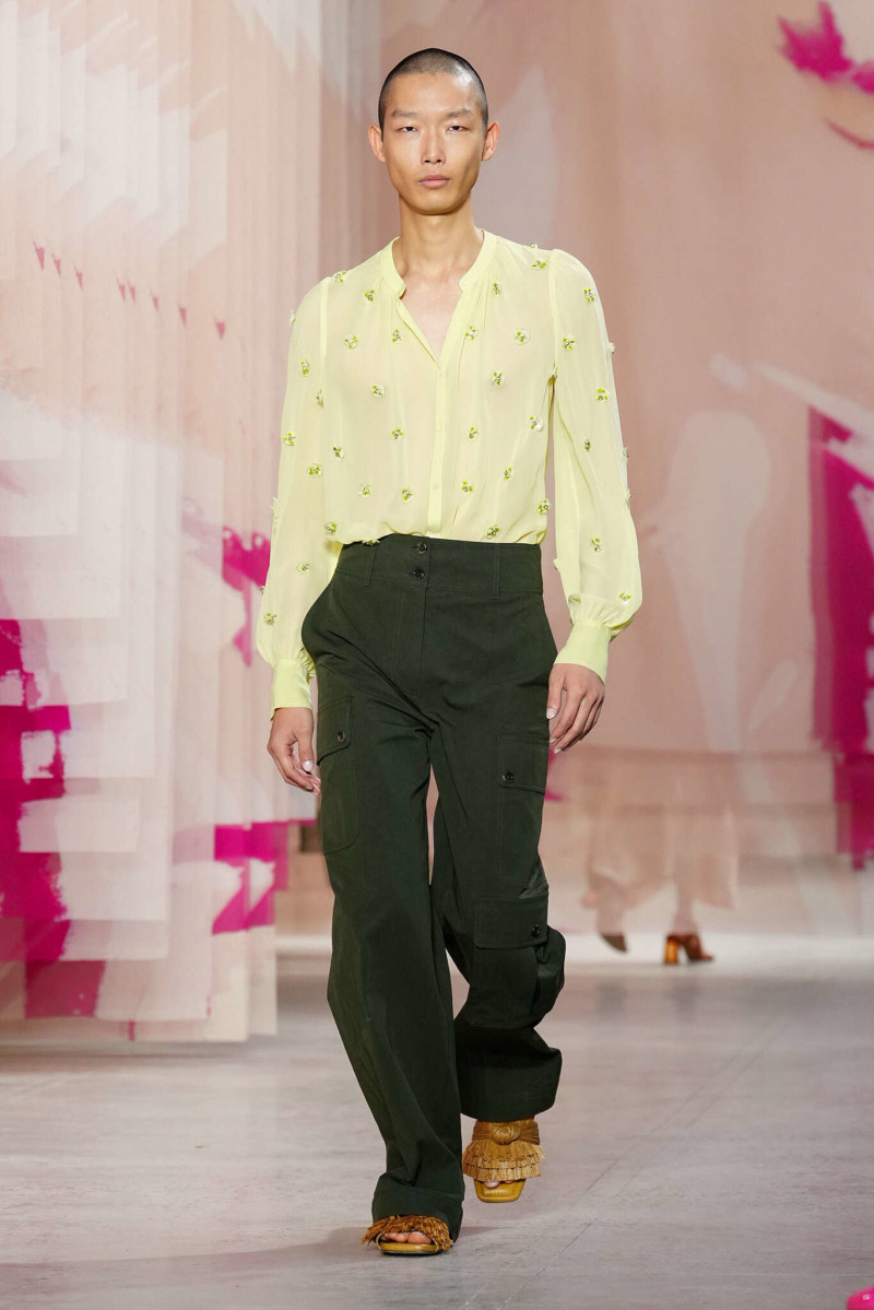 Ulla Johnson fashion show for Spring/Summer 2025