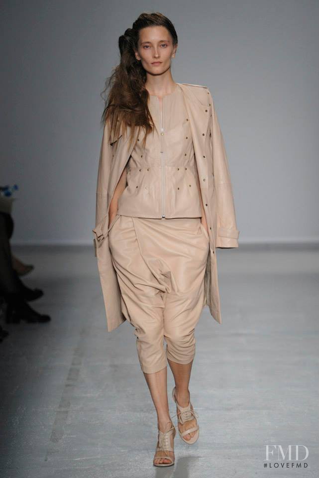 Iekeliene Stange featured in  the A.F. Vandevorst fashion show for Spring/Summer 2014