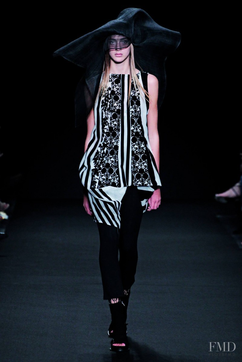 Ann Demeulemeester fashion show for Spring/Summer 2014