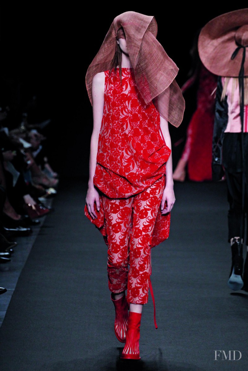 Ann Demeulemeester fashion show for Spring/Summer 2014