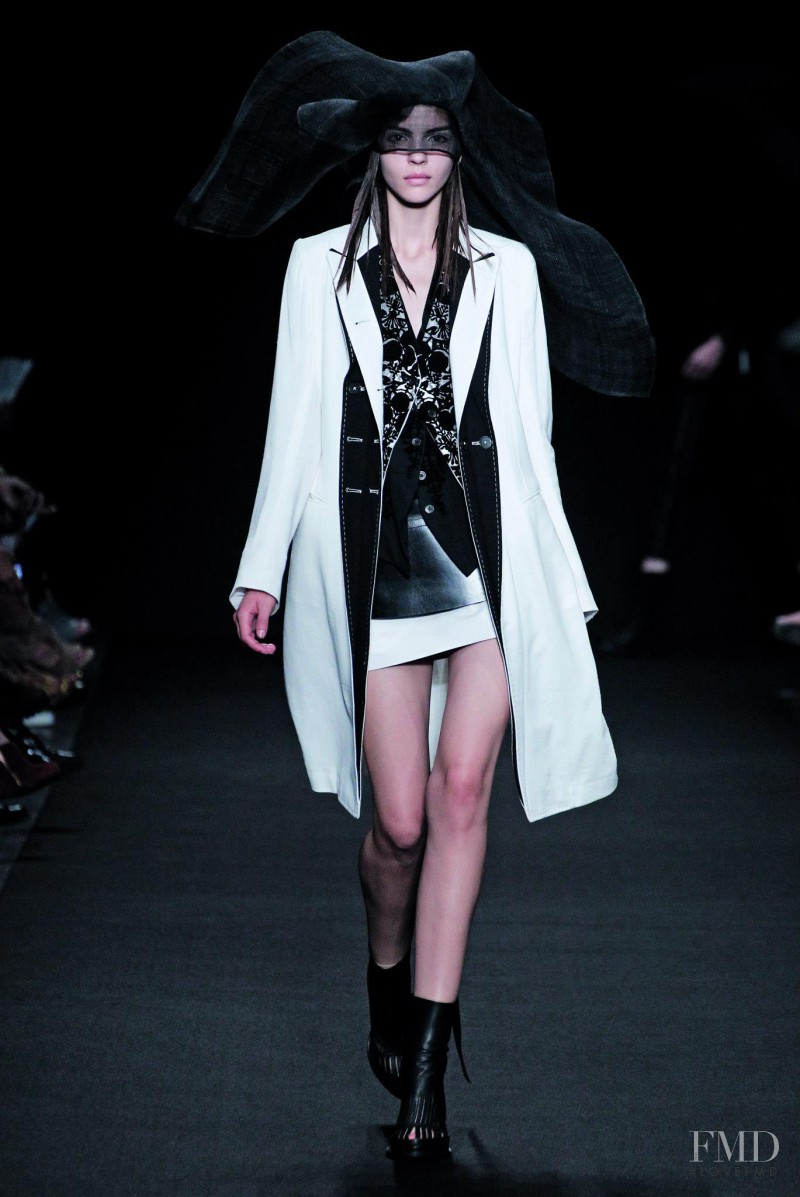 Ann Demeulemeester fashion show for Spring/Summer 2014