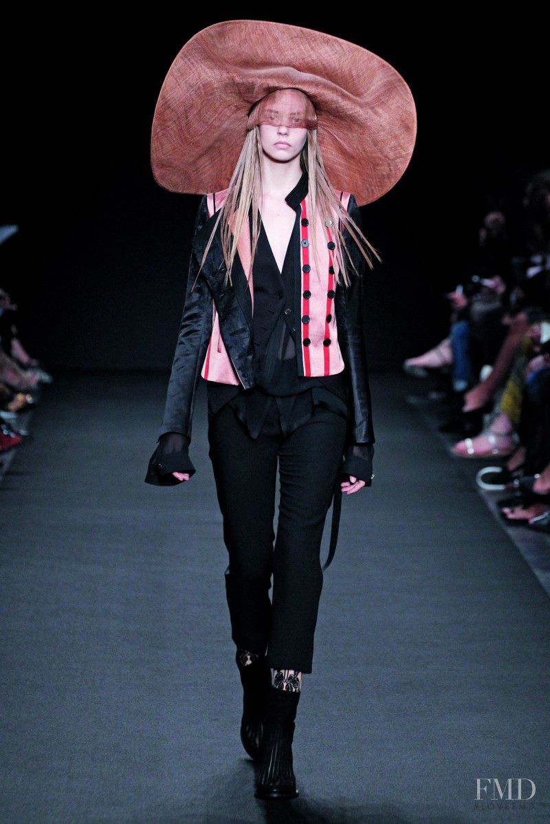 Lexi Boling featured in  the Ann Demeulemeester fashion show for Spring/Summer 2014