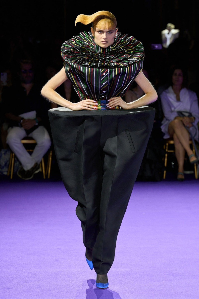 Viktor & Rolf fashion show for Autumn/Winter 2024