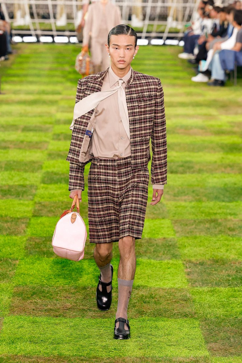 Hyunjun Kim featured in  the Louis Vuitton fashion show for Spring/Summer 2025